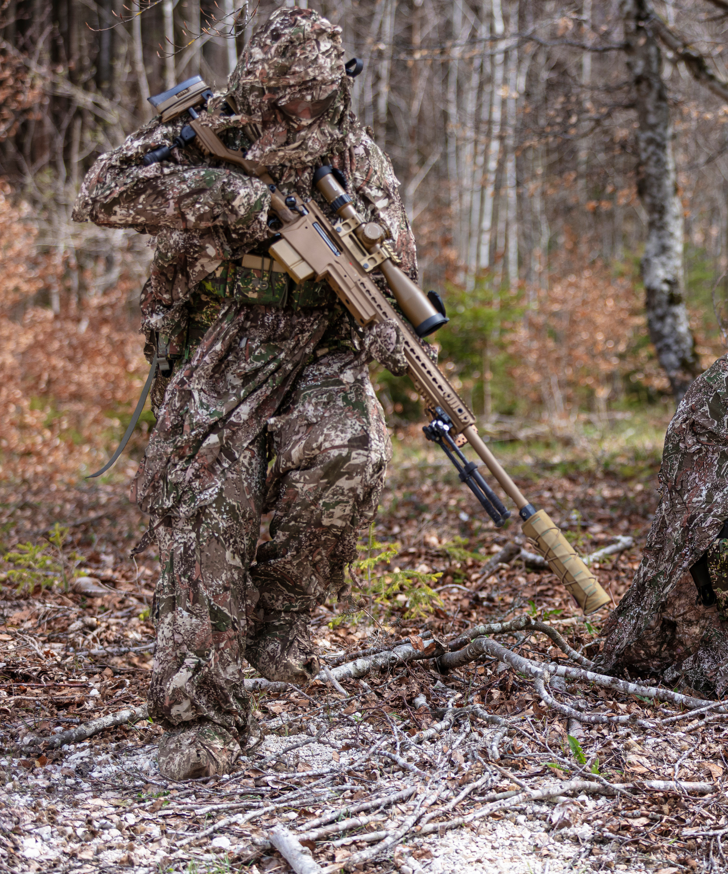 Ausgerüsteter Bundeswehrsoldat im Einsatz mit dem Scharfschützengewehr Accuracy International MKIII – moderne Long-Range-Waffe für präzise militärische Operationen